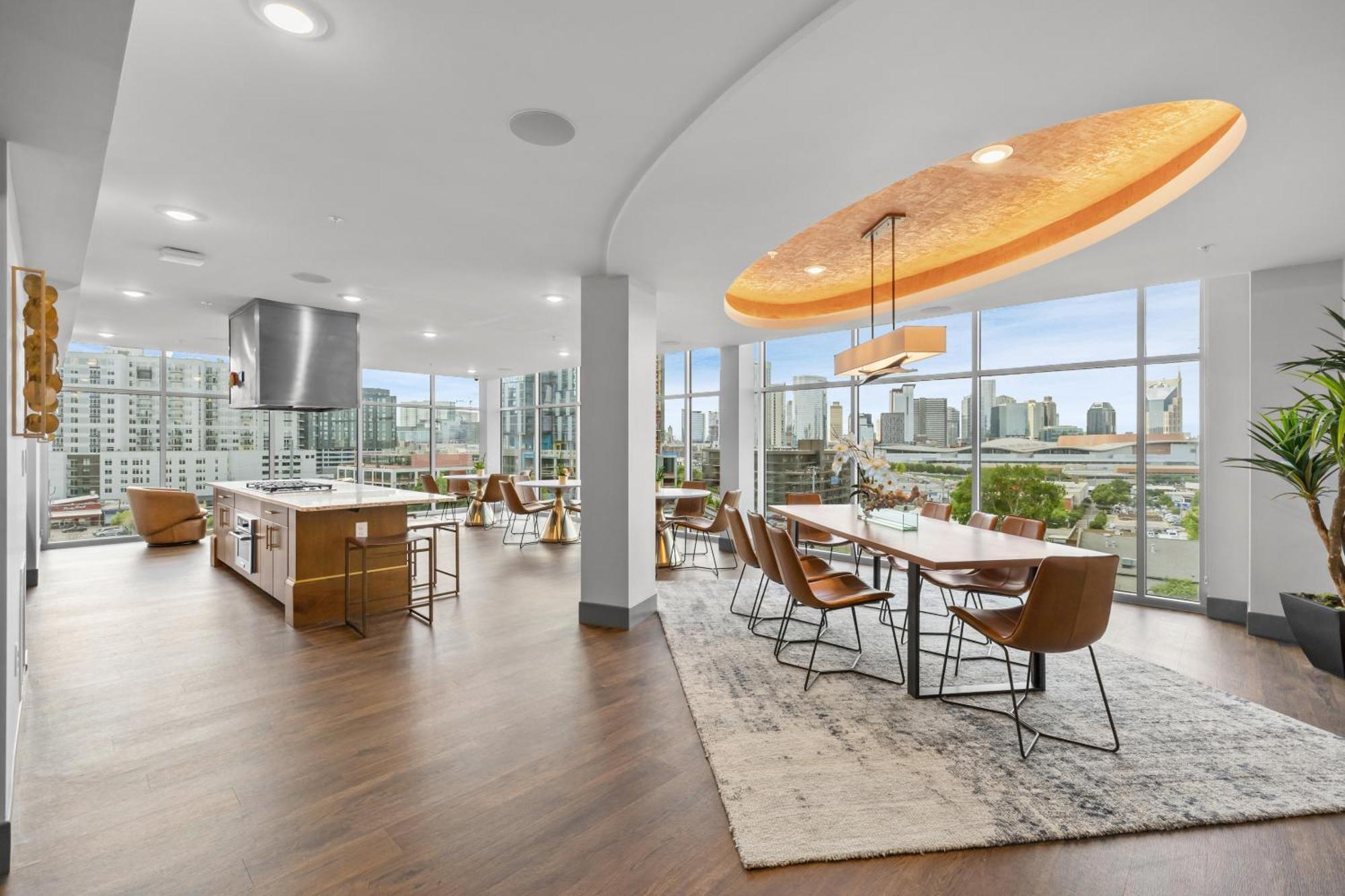 Midnight Manor Penthouse Suite The Gulch 내슈빌 외부 사진